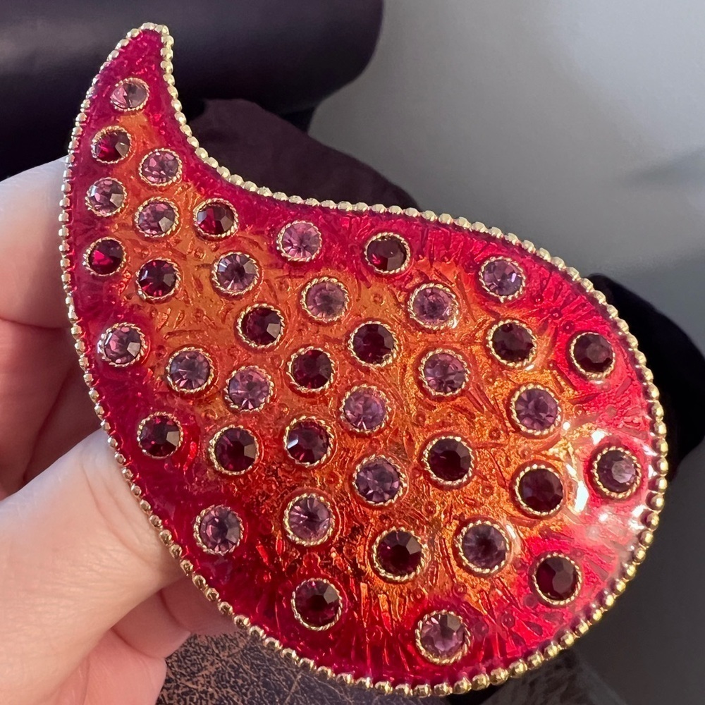 Vintage Enamel and Gold Brooch with crystals